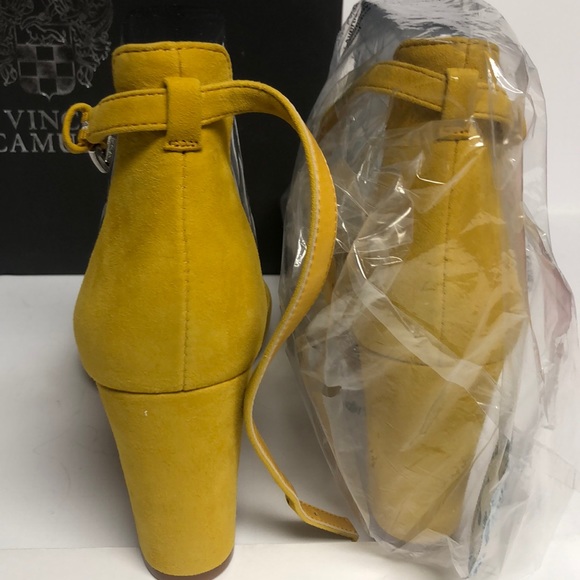 Vince Camuto Wesher Dble Twist Heels in Dandelion - Picture 5 of 5